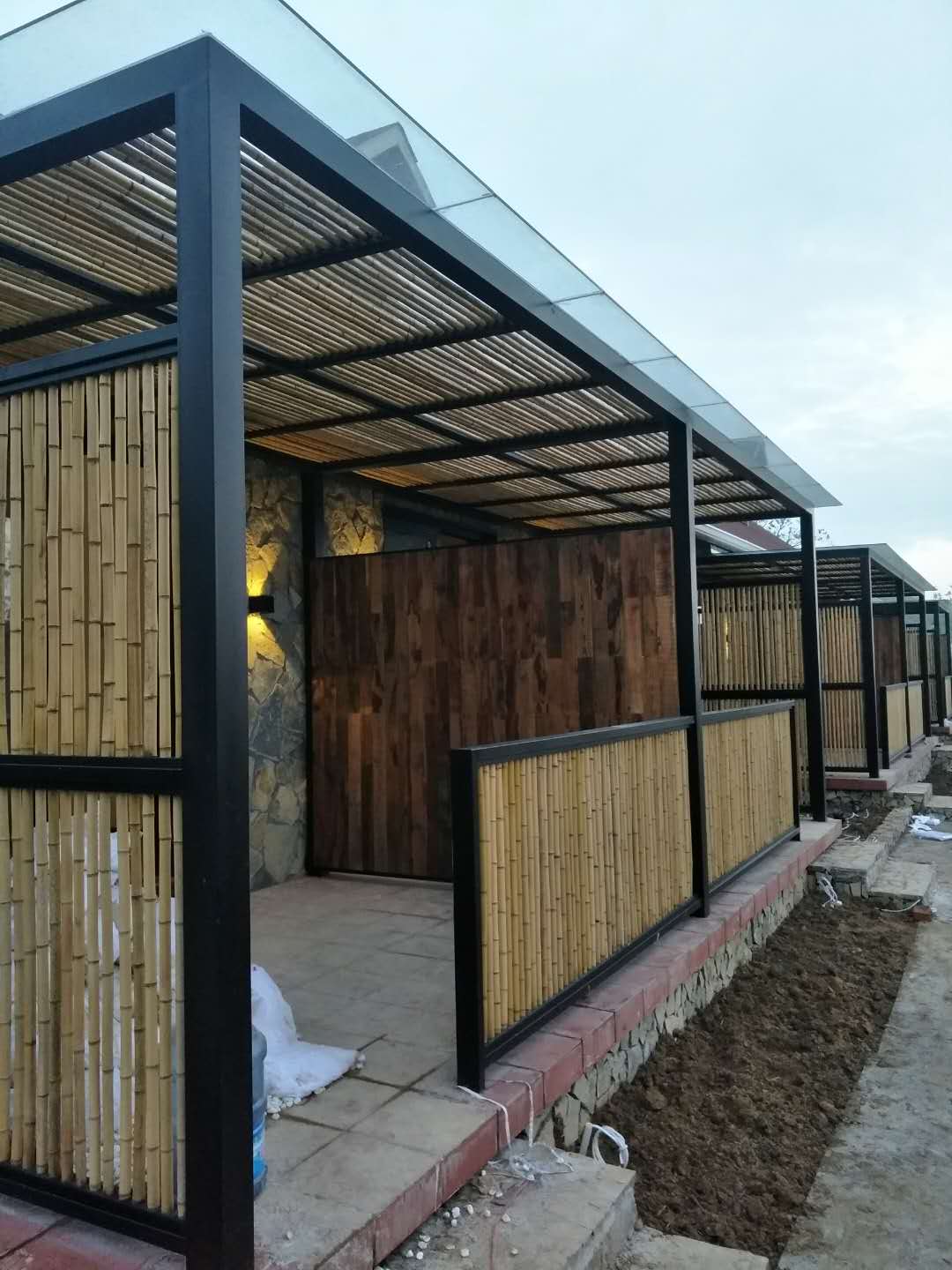 景區建筑物用黑色磨砂漆